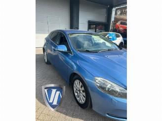 Volvo V-40 V40 (MV), Hatchback 5-drs, 2012 / 2019 2.0 D2 16V picture 2