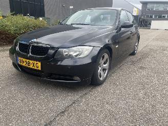 Schadeauto BMW 3-serie 2.0d 90kw sedan 2007/9