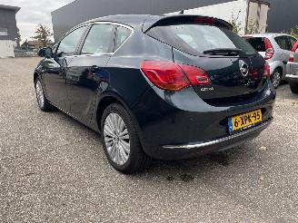 damaged passenger cars Opel Astra 1.4T 2014/6
