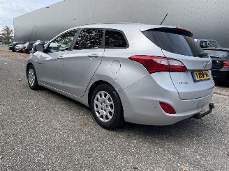 damaged passenger cars Hyundai I-30 1.6 99kw 2014/8