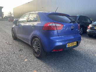 Unfallwagen Kia Rio 5drs airco 2011/9