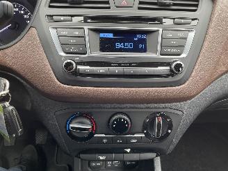 Hyundai I-20 1.2 5drs airco picture 12