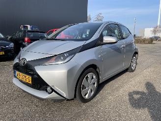 skadebil auto Toyota Aygo 5drs xplay 2017/10