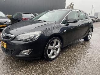 uszkodzony samochody osobowe Opel Astra 1.4T 103KW 2011/12