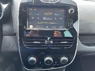 Renault Clio 5drs airco picture 12