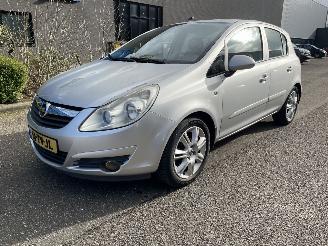 Coche accidentado Opel Corsa 1.2 5drs airco 2007/5