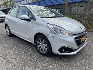 Peugeot 208 1.2 60kw picture 4
