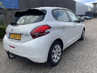 Peugeot 208 1.2 60kw picture 2