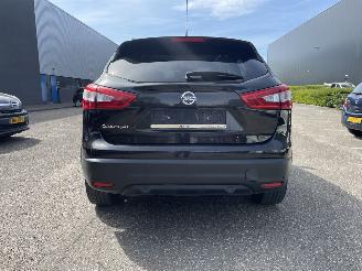 uszkodzony samochody osobowe Nissan Qashqai 1.6 d 96kw Aut. 2015/10