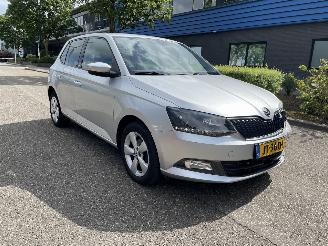Vaurioauto  passenger cars Skoda Fabia 1.2 tsi 66kw 2016/6