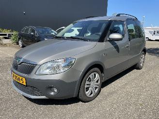 Vaurioauto  passenger cars Skoda Roomster 1.2 tsi 2012/6