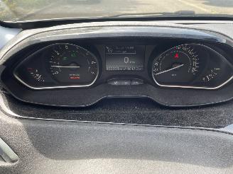 Peugeot 208 1.2 5drs clima picture 15
