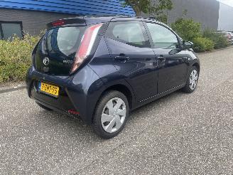 Toyota Aygo 5drs xplay picture 4