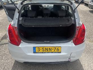 Suzuki Swift 1.2 5drs picture 11