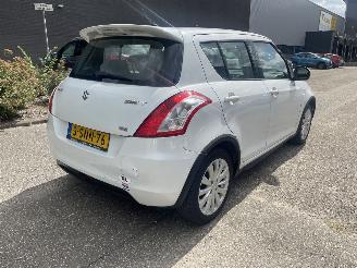 Damaged car Suzuki Swift 1.2 5drs 2013/12