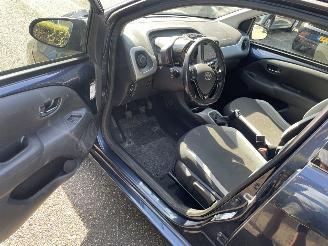 Toyota Aygo 5drs xplay picture 9
