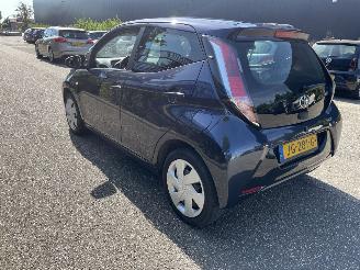 Toyota Aygo 5drs xplay picture 2