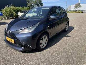 skadebil auto Toyota Aygo 5drs xplay 2016/8