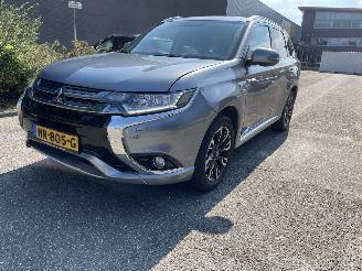 Avarii autoturisme Mitsubishi Outlander 2.0 plug in 2015/12