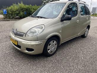 Voiture accidenté Toyota Yaris 1.3 Aut. 2003/10
