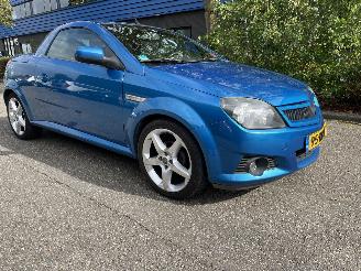 skadebil auto Opel Tigra 1.8 2005/10