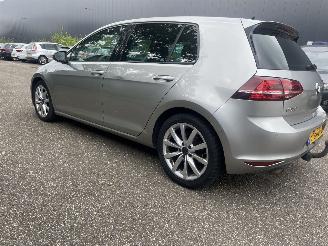 Voiture accidenté Volkswagen Golf 1.6 tdi 81kw 2013/10