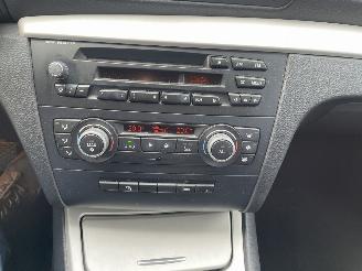 BMW 1-serie 116 5drs picture 11