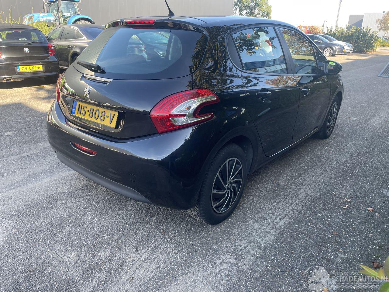 Peugeot 208 1.2 5drs
