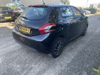 Voiture accidenté Peugeot 208 1.2 5drs 2013/12