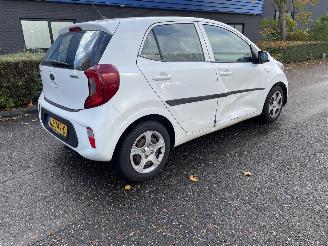 Kia Picanto 1.0 5drs airco picture 6