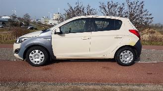 Hyundai I-20 AUTOMAAT picture 10