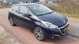 Peugeot 208 1.2 pure tech picture 6