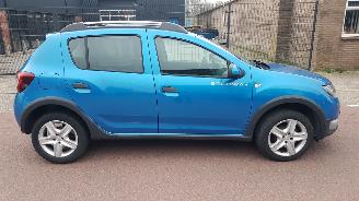 damaged passenger cars Dacia Sandero 1.5DCi  STEPWAY 2015/6