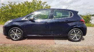 Peugeot 208 110PK  6-bak picture 8