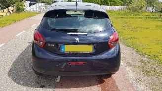Peugeot 208 110PK  6-bak picture 5