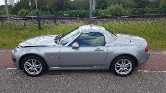 Mazda MX-5 HARDTOP rijdt nieuw picture 3