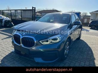 Unfallwagen BMW 1-serie d Advantage Aut7G Live Cockpit LED Navi 2021/4