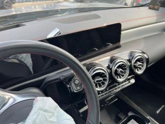 Mercedes Cla-klasse 180d Shooting Brake AMG Panorama picture 14