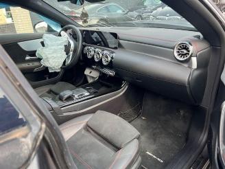 Mercedes Cla-klasse 180d Shooting Brake AMG Panorama picture 18