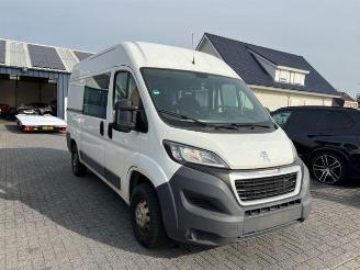 uszkodzony samochody ciężarowe Peugeot Boxer III 2,0HDI Premium 335 Fourgon 5Sitzer 2017/12