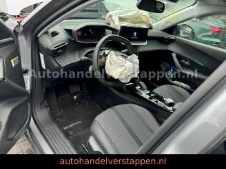 Peugeot 2008 e II Allure Pack Full Elektro picture 14