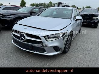 Vrakbiler auto Mercedes A-klasse d DAB+ Navigation 106co2 2019/11