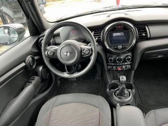Mini One 75KW Essential Trim Navi picture 21