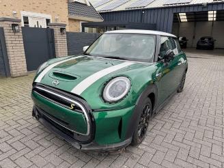 skadebil motor Mini Cooper S E Mini 3-trg. E 135KW 2022/11