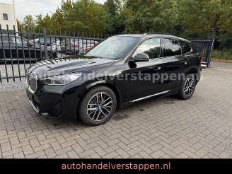 skadebil auto BMW iX1 20 eDrive M Sportpaket Leder LED Navi+ 2025/3