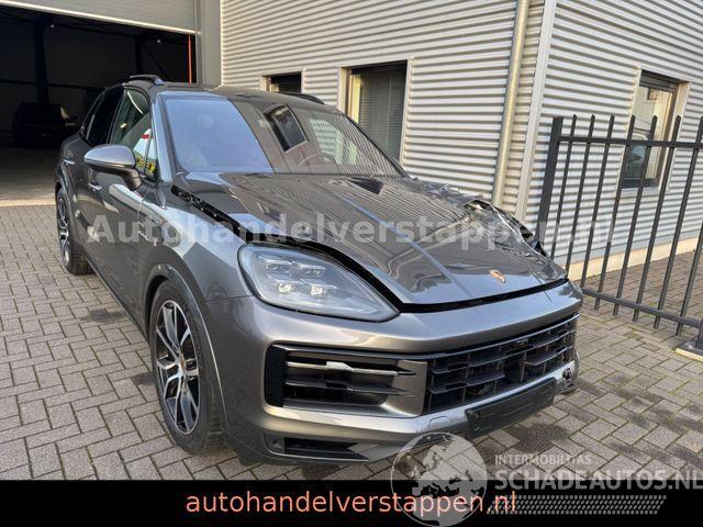 Porsche Cayenne E-Hybrid Exclusive Design Matric ACC