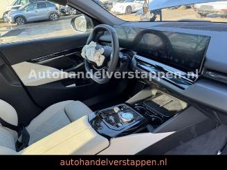 BMW i5 Limousine 40 eDrive 250KW Cockpit Plus Panora picture 27
