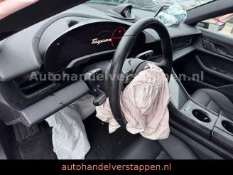 Porsche Taycan Sport Turismo Matrix Sport-Chrono-Paket picture 25