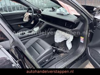 Porsche Taycan Sport Turismo Matrix Sport-Chrono-Paket picture 23