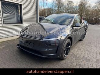 krockskadad bil auto Tesla Model Y FACELIFT RWD CAM LEDER PANO 255KW 2025/11